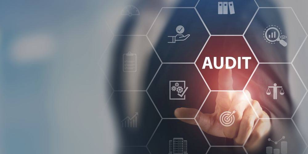 مقاله جامع: حسابرسی (Audit) (مفاهیم، انواع، مراحل، استانداردها و نقش آن در اقتصاد)